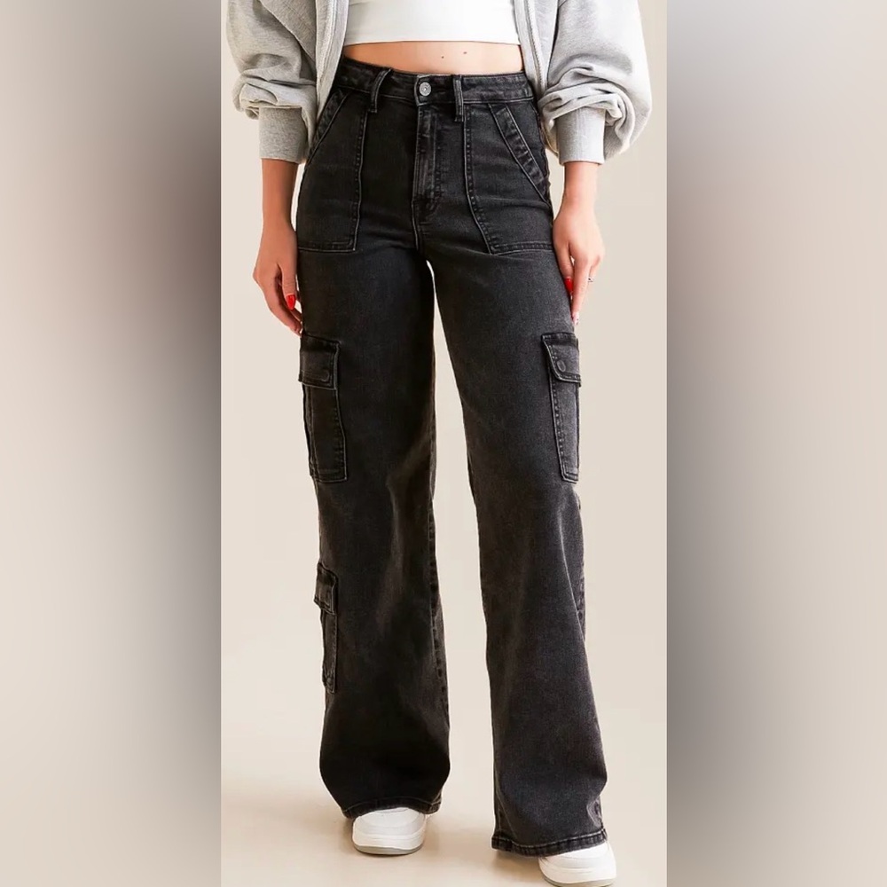 Hidden Women's Black Cargo Jeans Hidden Jeans size 22 - never worn out of house.